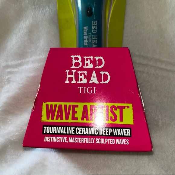 TIGI Bed Head Wave Artist Tourmaline Ceramic Deep Waver - Blue and Silver - Picture 2 of 4